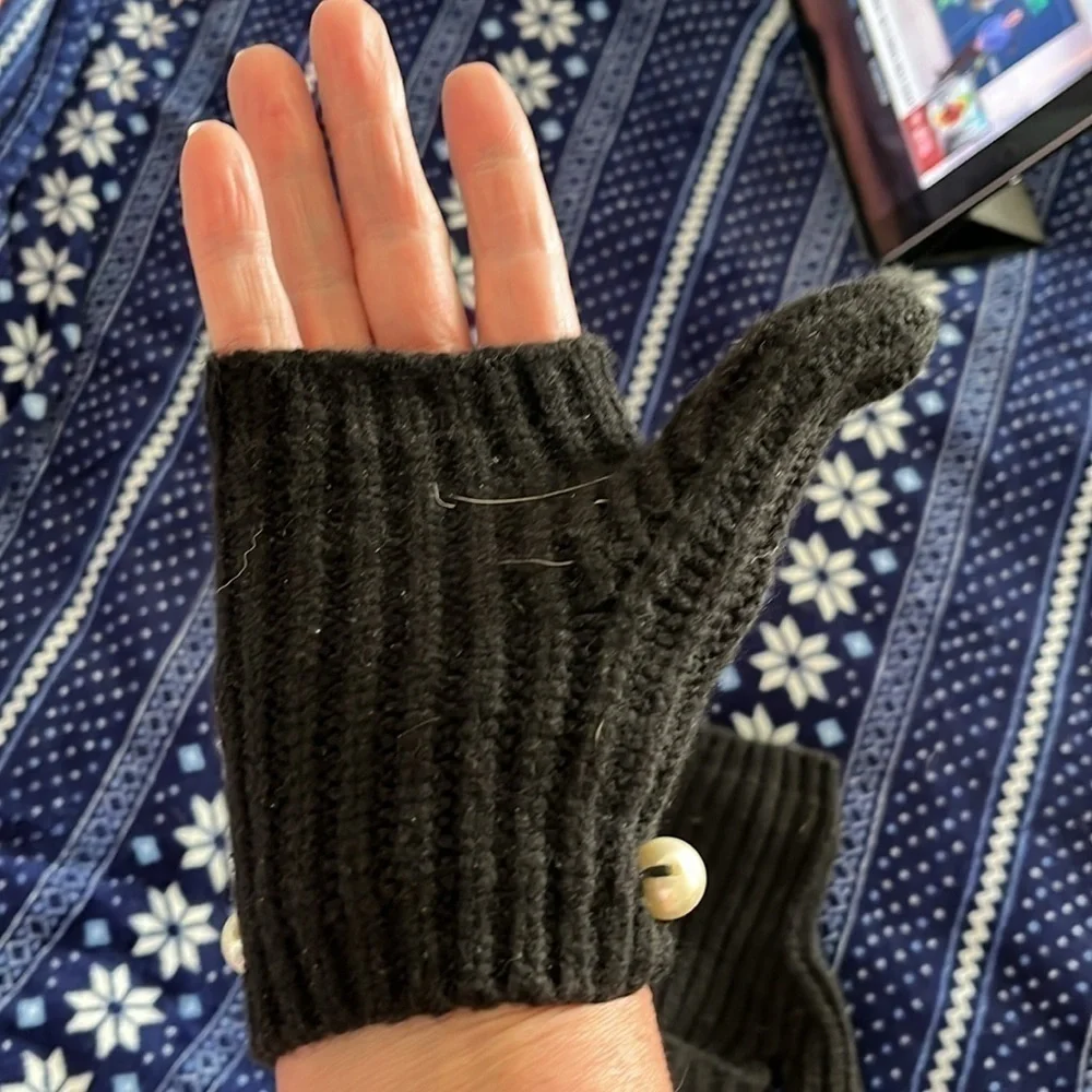 Banana Republic Women’s Black Mittens With Fold Over To Allow Fingers Out NWOT